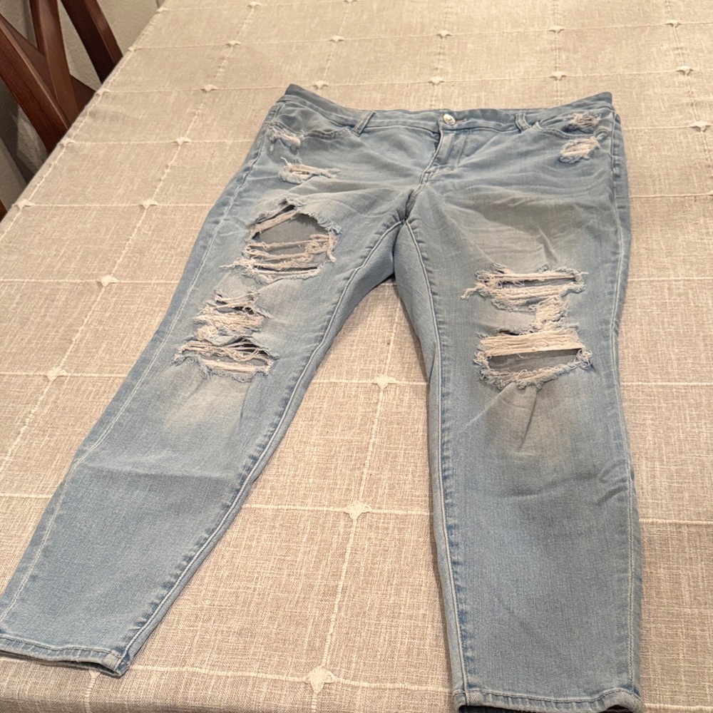 American Eagle Outfitters Light Blue Distressed Skinny Jeans